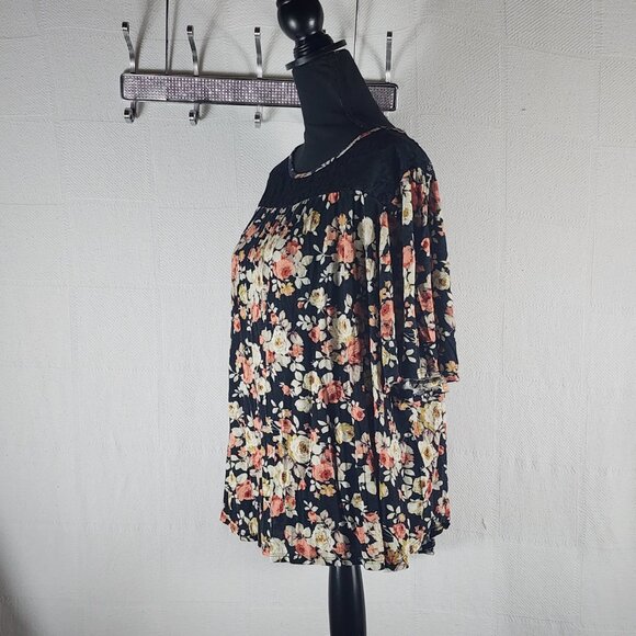 SJS Black Salmon Cream Floral Rayon Span Flutter Sleeve Lace Neck Top Size 3X - Picture 8 of 16